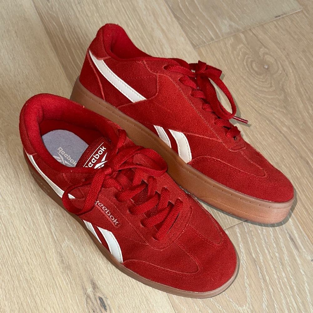 Reebok Women's Red and White Sneakers